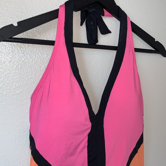 Kenneth Cole Swimsuit - Picture 3 of 13